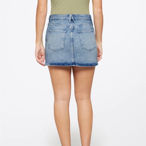 ⭐️SALE⭐️ Good American Denim Mini Skirt - Picture 2 of 10